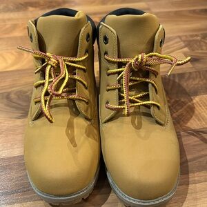Carpenter boots - size 5